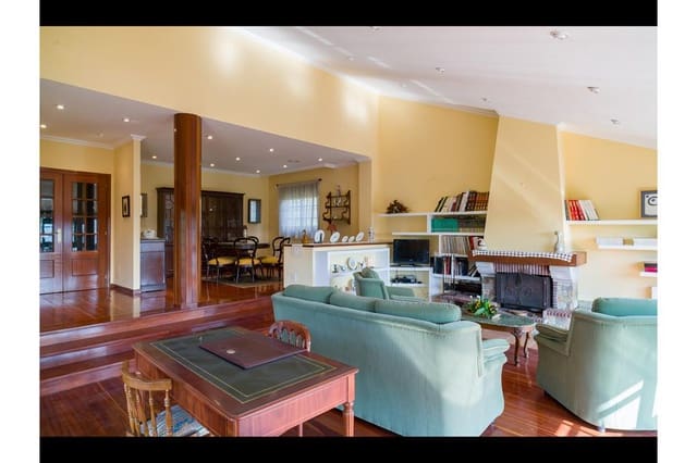 6 bedroom Villa for sale in Teo with garage - € 660,000 (Ref: 9237299)