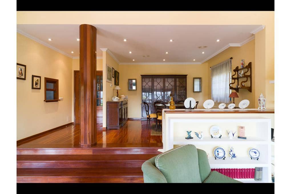 6 quarto Moradia para venda em Teo com garagem - 660 000 € (Ref: 9237299)