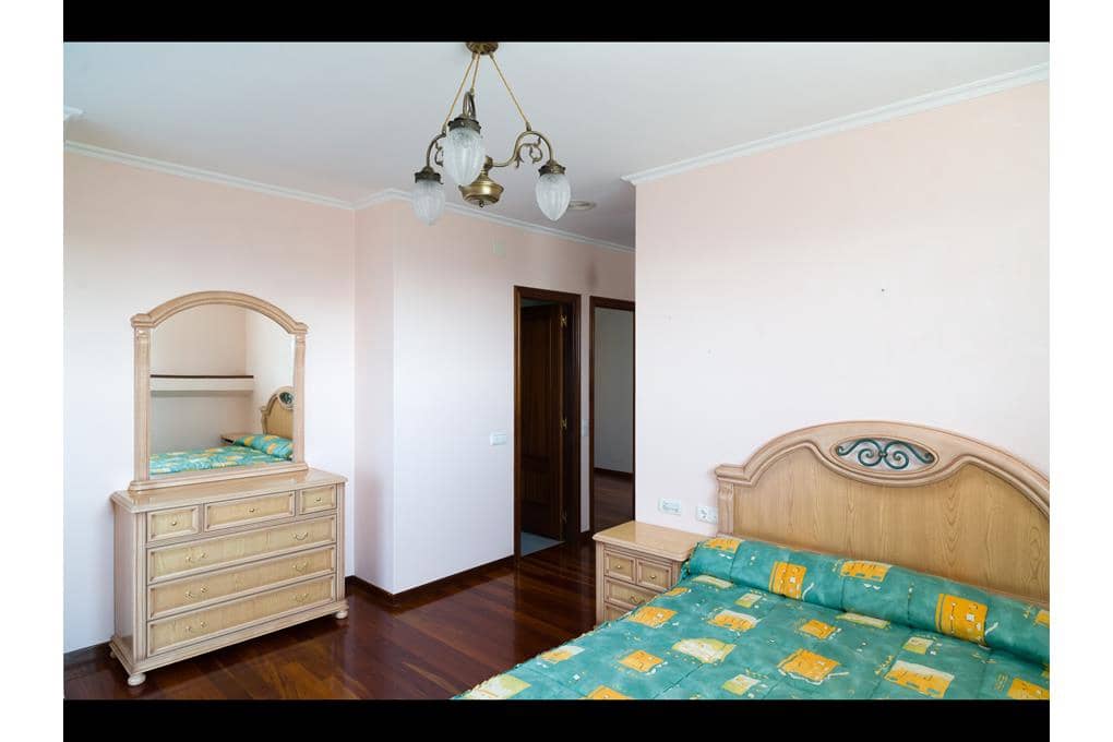 6 quarto Moradia para venda em Teo com garagem - 660 000 € (Ref: 9237299)