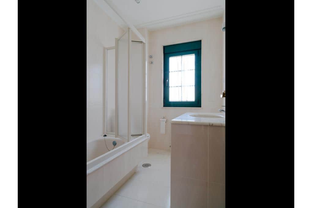 6 quarto Moradia para venda em Teo com garagem - 660 000 € (Ref: 9237299)