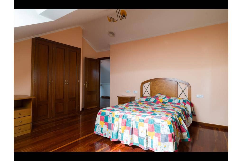 6 quarto Moradia para venda em Teo com garagem - 660 000 € (Ref: 9237299)