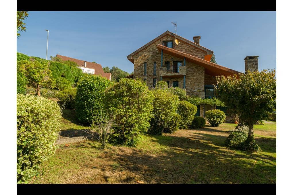 6 quarto Moradia para venda em Teo com garagem - 660 000 € (Ref: 9237299)