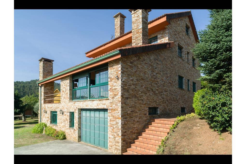 6 quarto Moradia para venda em Teo com garagem - 660 000 € (Ref: 9237299)