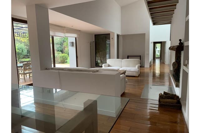 5 quarto Moradia para venda em Ames com piscina garagem - 630 000 € (Ref: 9453457)