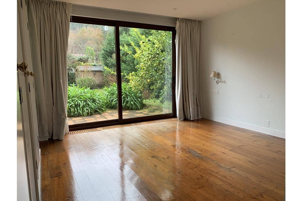 5 quarto Moradia para venda em Ames com piscina garagem - 630 000 € (Ref: 9453457)