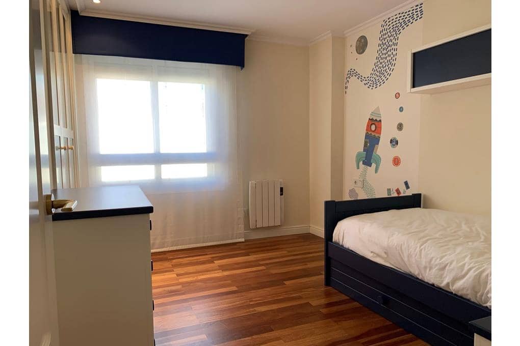 4 sovrum Lägenhet till salu i Santiago de Compostela med garage - 975 000 € (Ref: 9471705)