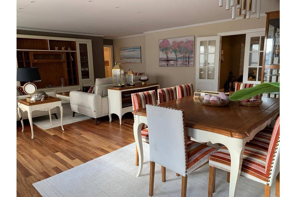 4 sovrum Lägenhet till salu i Santiago de Compostela med garage - 975 000 € (Ref: 9471705)