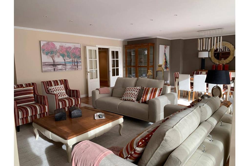 4 sovrum Lägenhet till salu i Santiago de Compostela med garage - 975 000 € (Ref: 9471705)