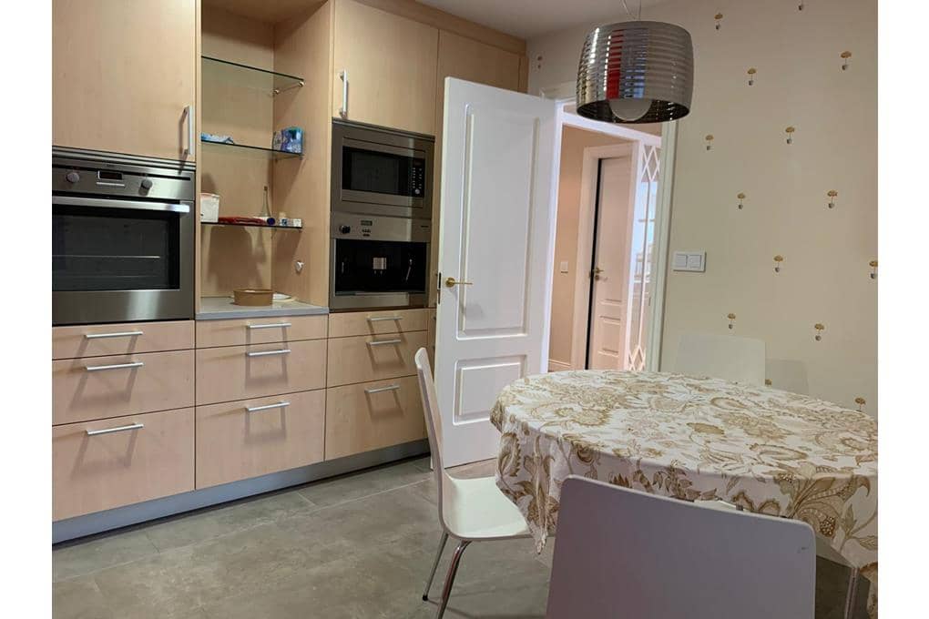 4 sovrum Lägenhet till salu i Santiago de Compostela med garage - 975 000 € (Ref: 9471705)