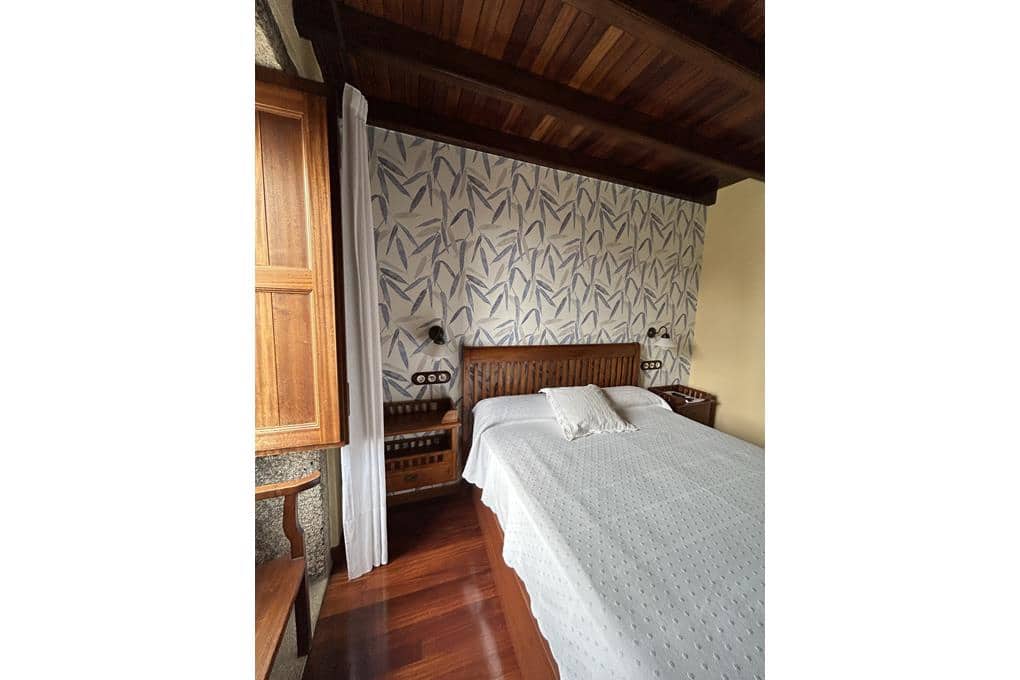 8 bedroom Guesthouse/B & B for sale in Ames with garage - € 690,000 (Ref: 9511117)