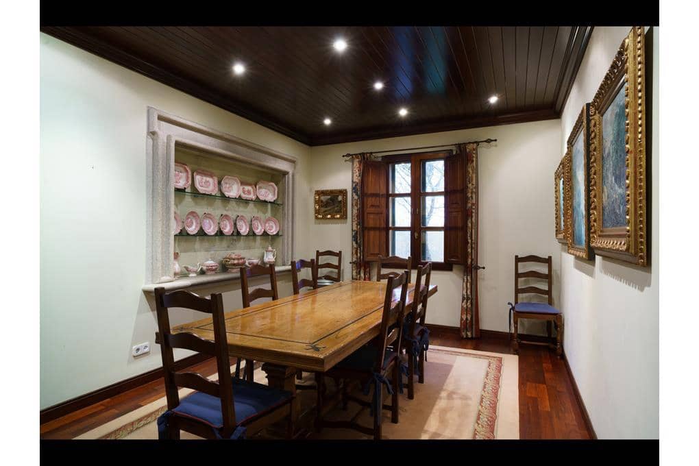 Casa de 5 habitaciones en Padrón en venta con piscina garaje - 1.300.000 € (Ref: 9550042)