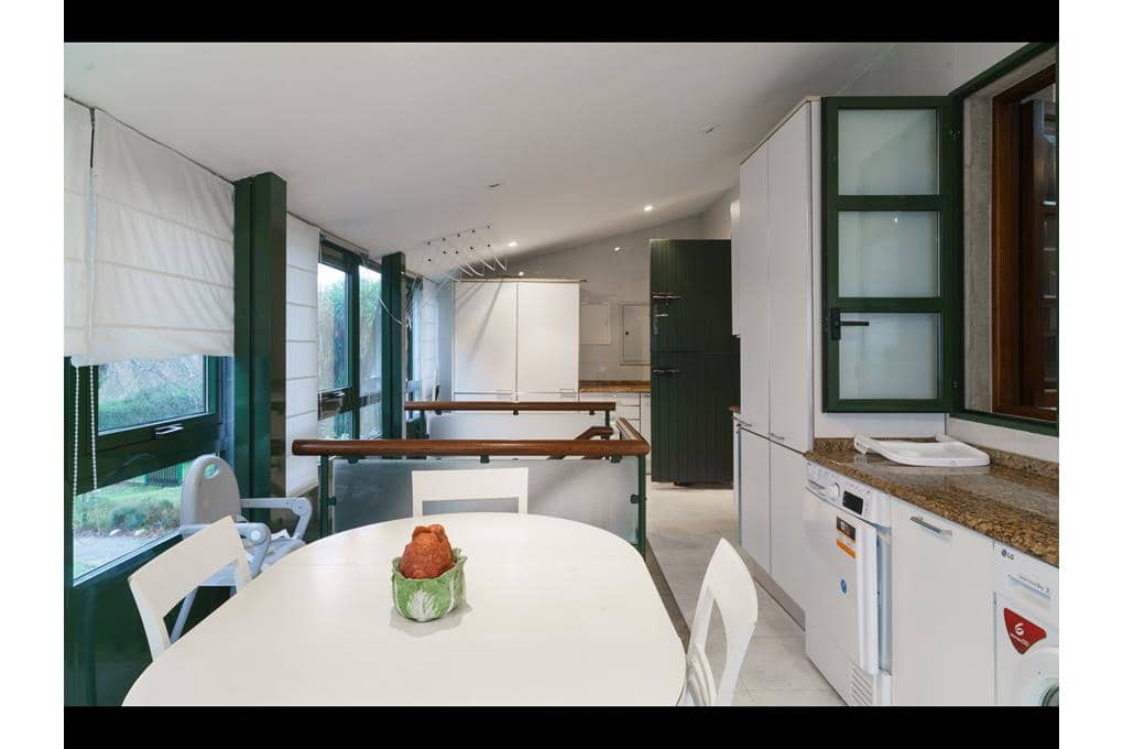 Casa de 5 habitaciones en Padrón en venta con piscina garaje - 1.300.000 € (Ref: 9550042)