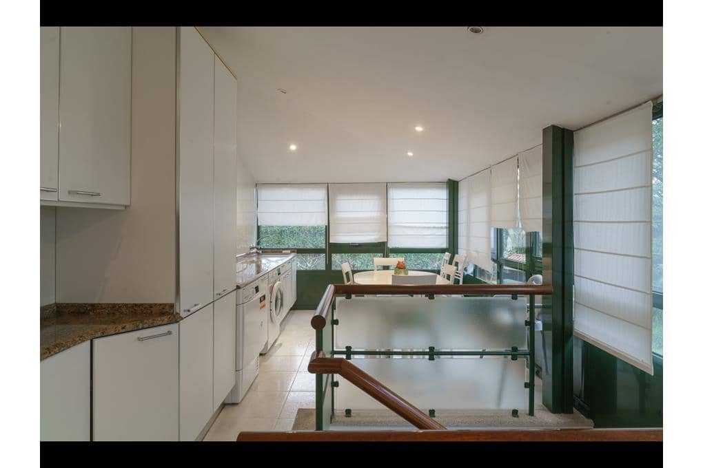 Casa de 5 habitaciones en Padrón en venta con piscina garaje - 1.300.000 € (Ref: 9550042)