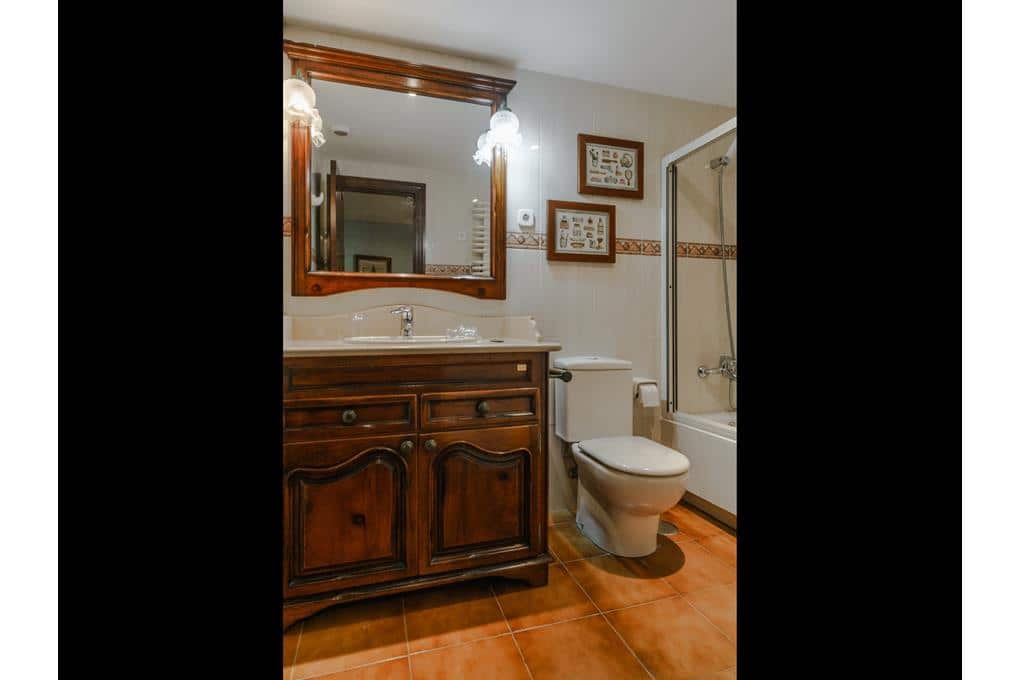 Casa de 5 habitaciones en Padrón en venta con piscina garaje - 1.300.000 € (Ref: 9550042)