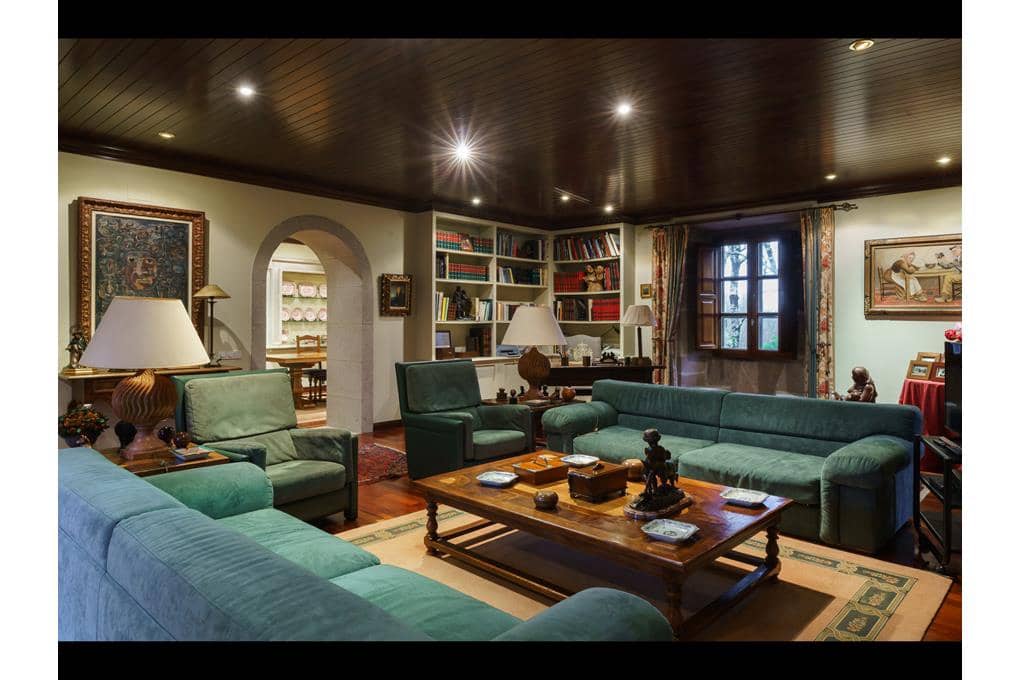 Casa de 5 habitaciones en Padrón en venta con piscina garaje - 1.300.000 € (Ref: 9550042)