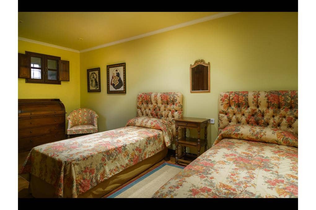 Casa de 5 habitaciones en Padrón en venta con piscina garaje - 1.300.000 € (Ref: 9550042)