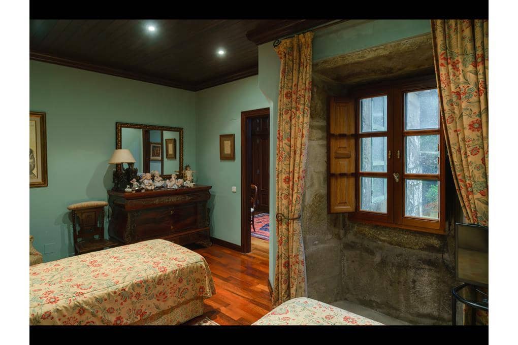 Casa de 5 habitaciones en Padrón en venta con piscina garaje - 1.300.000 € (Ref: 9550042)