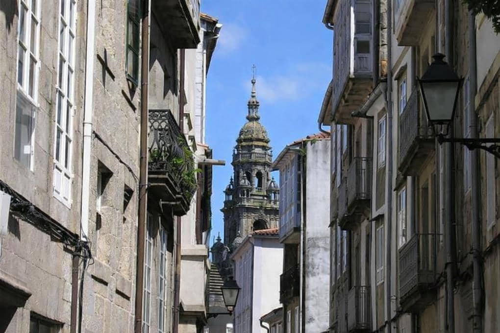 Hus til salgs i Santiago de Compostela - € 1 200 000 (Ref: 9565681)