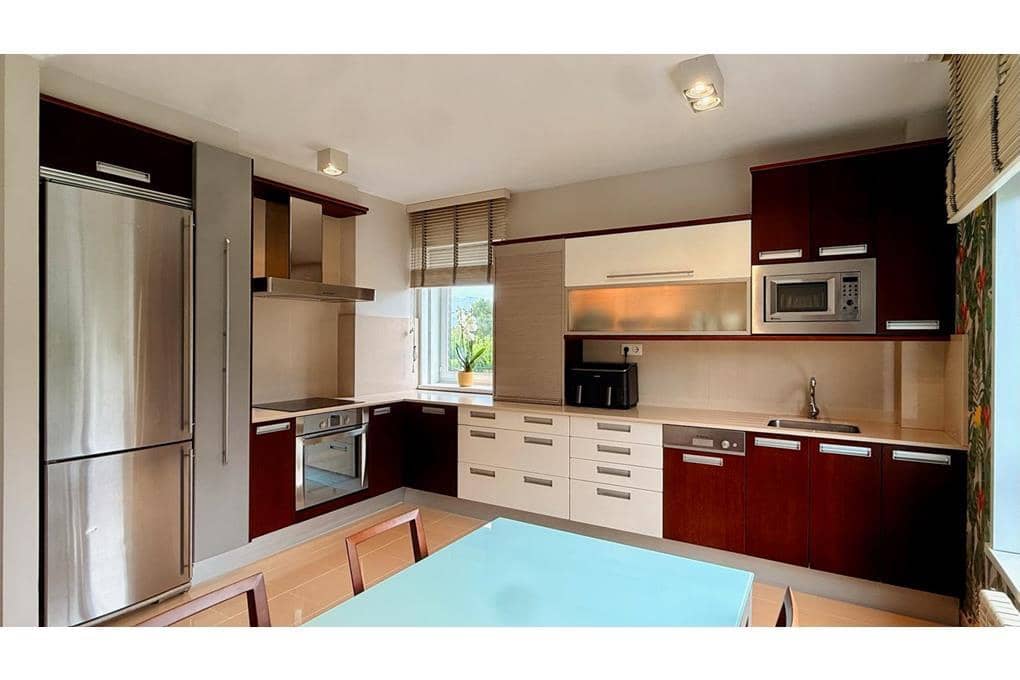 4 soverom Villa til salgs i Santiago de Compostela med svømmebasseng garasje - € 850 000 (Ref: 9569498)