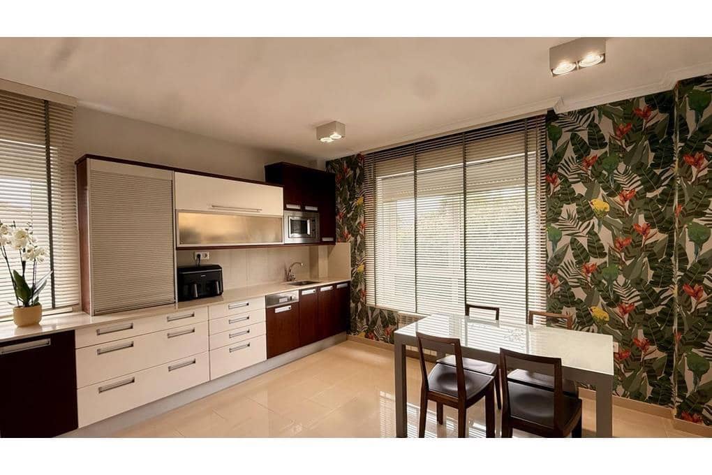 4 soverom Villa til salgs i Santiago de Compostela med svømmebasseng garasje - € 850 000 (Ref: 9569498)