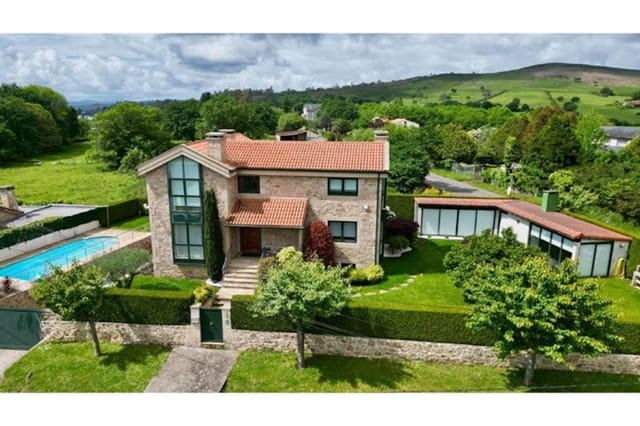 4 soverom Villa til salgs i Santiago de Compostela med svømmebasseng garasje - € 850 000 (Ref: 9569498)