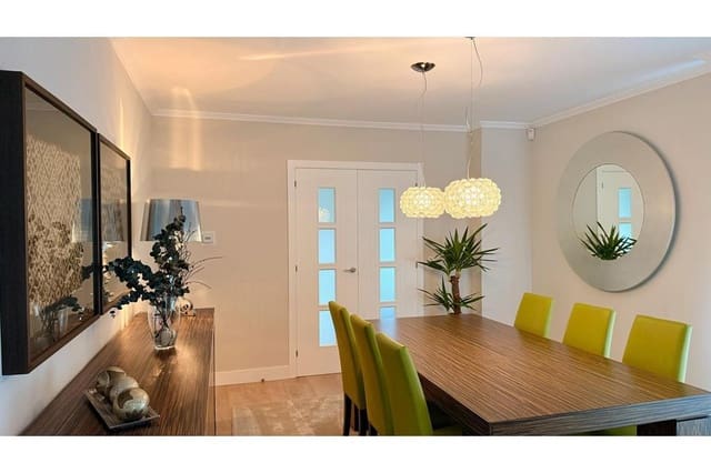 4 soverom Villa til salgs i Santiago de Compostela med svømmebasseng garasje - € 850 000 (Ref: 9569498)