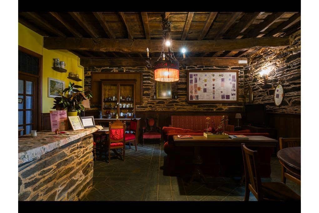 14 quarto Casa em Banda para venda em Touro com garagem - 2 900 000 € (Ref: 9714046)