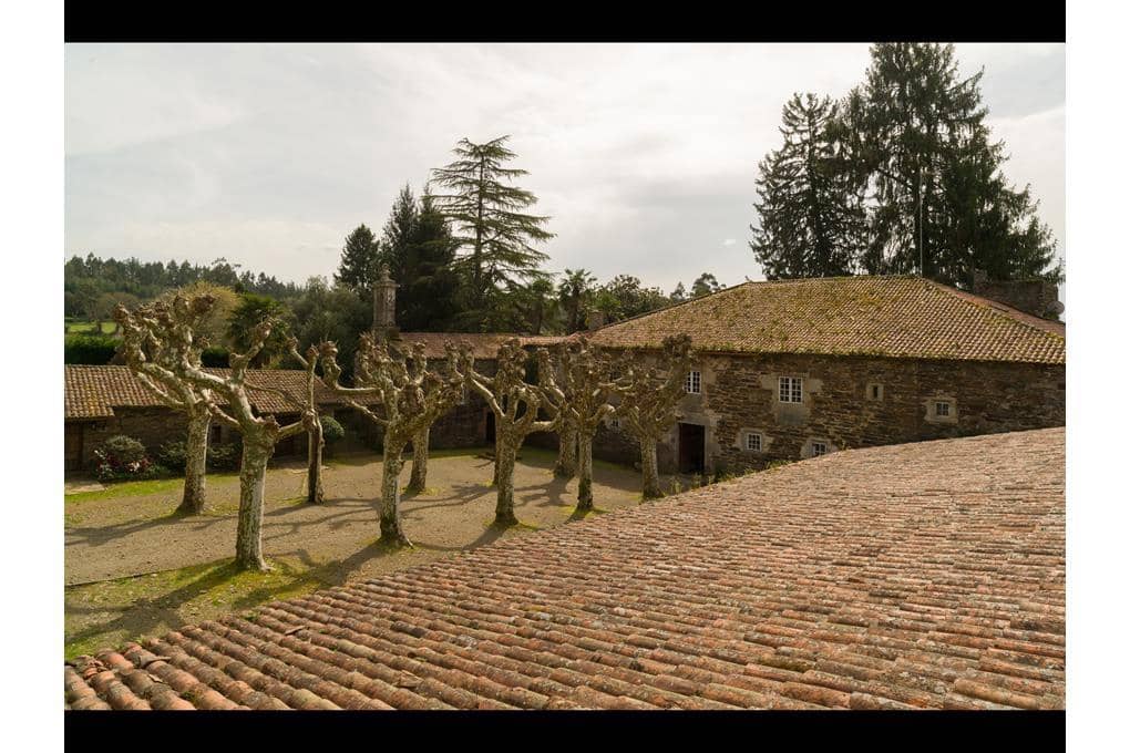 14 quarto Casa em Banda para venda em Touro com garagem - 2 900 000 € (Ref: 9714046)