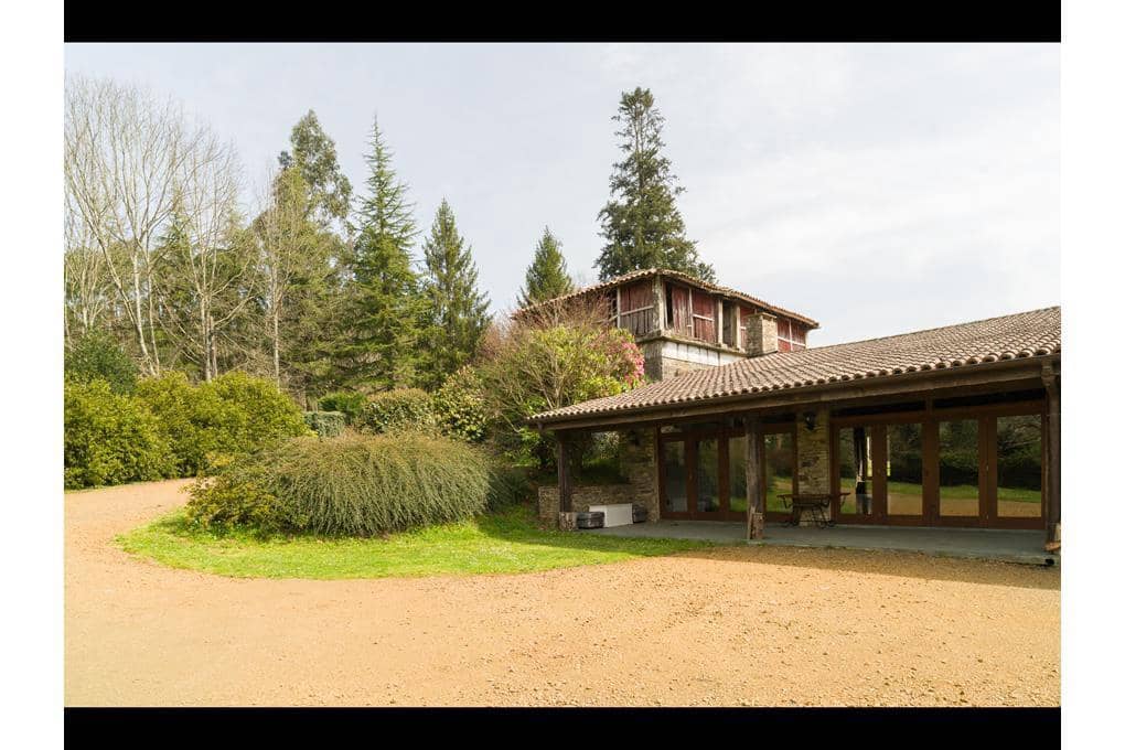 14 quarto Casa em Banda para venda em Touro com garagem - 2 900 000 € (Ref: 9714046)