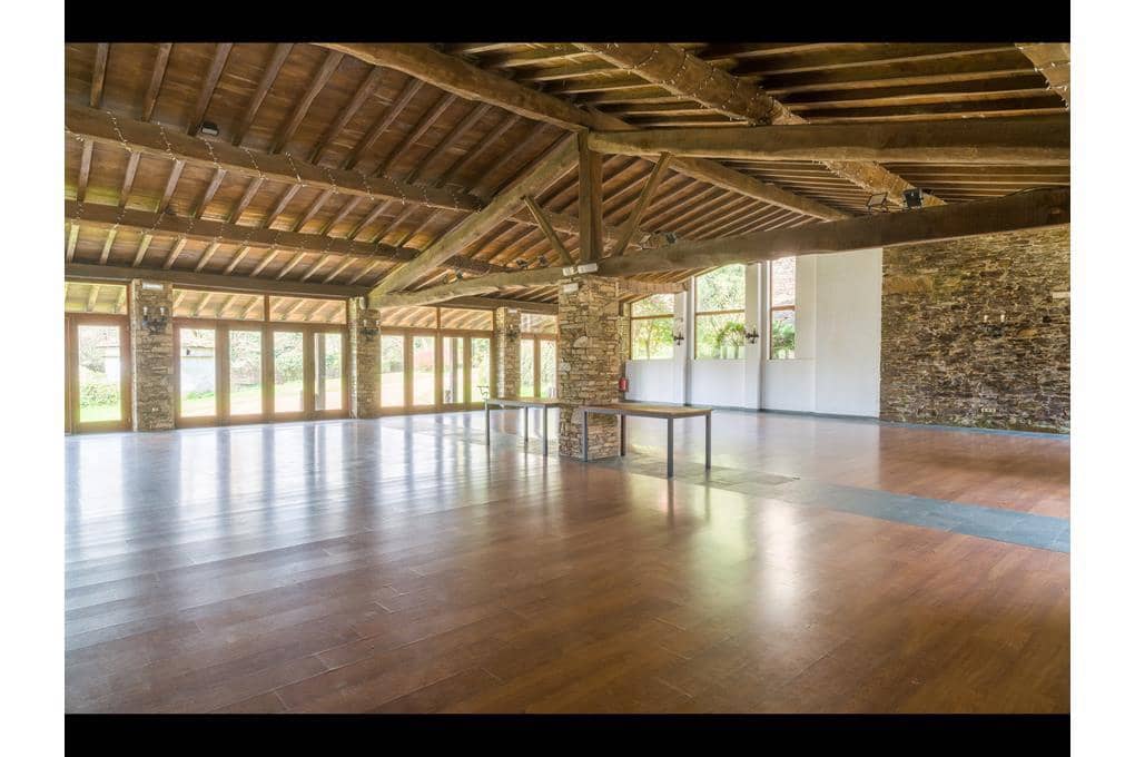14 quarto Casa em Banda para venda em Touro com garagem - 2 900 000 € (Ref: 9714046)
