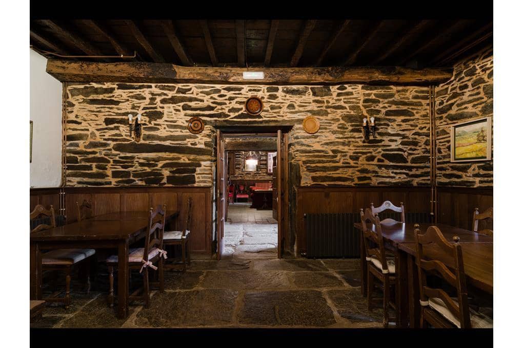 14 quarto Casa em Banda para venda em Touro com garagem - 2 900 000 € (Ref: 9714046)