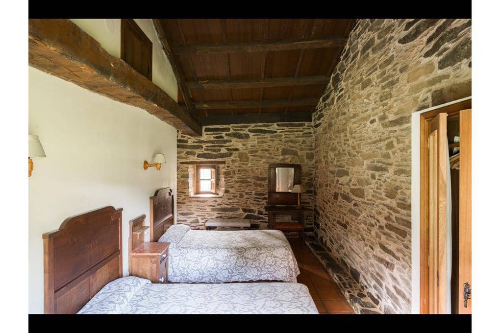 14 quarto Casa em Banda para venda em Touro com garagem - 2 900 000 € (Ref: 9714046)