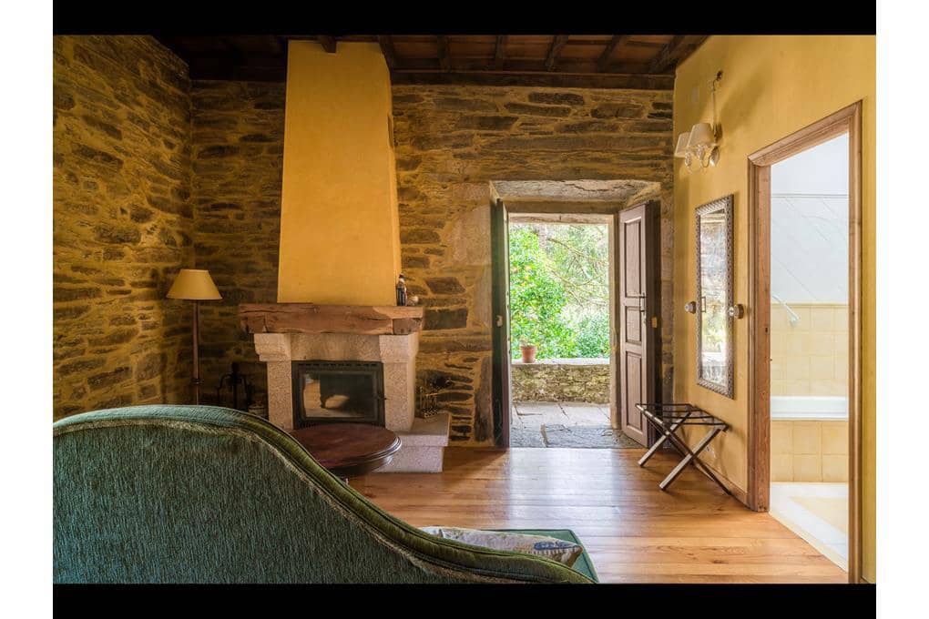 14 quarto Casa em Banda para venda em Touro com garagem - 2 900 000 € (Ref: 9714046)