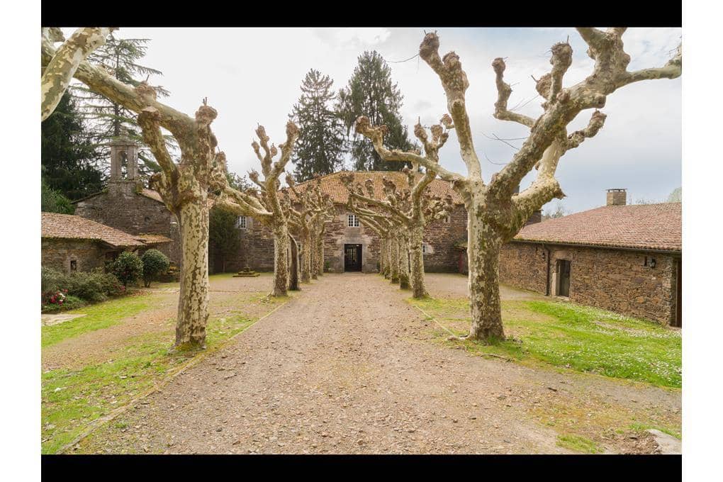 14 quarto Casa em Banda para venda em Touro com garagem - 2 900 000 € (Ref: 9714046)