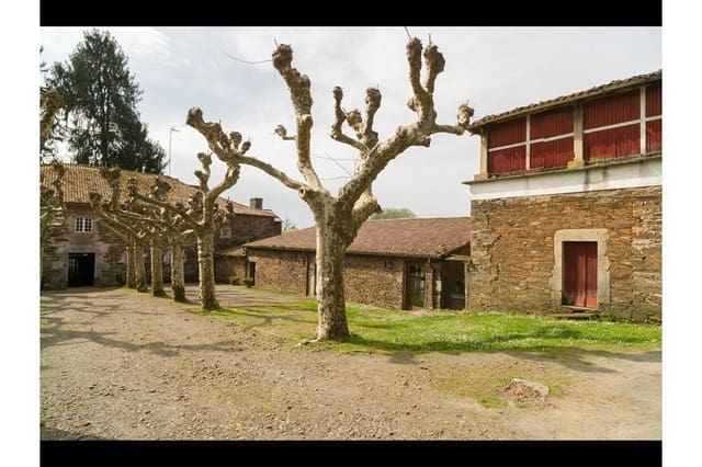 14 quarto Casa em Banda para venda em Touro com garagem - 2 900 000 € (Ref: 9714046)