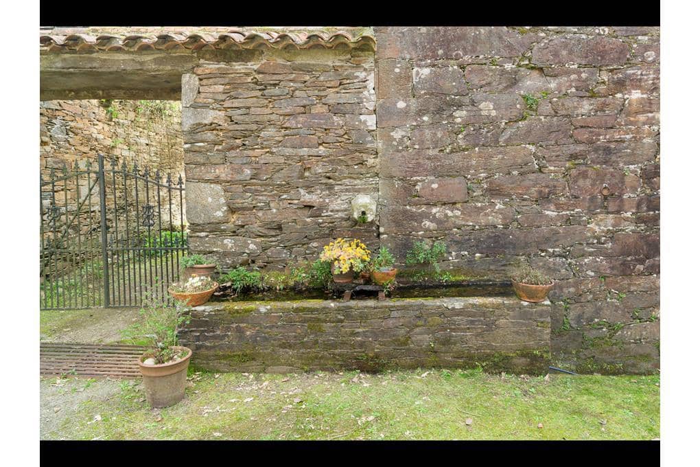 14 quarto Casa em Banda para venda em Touro com garagem - 2 900 000 € (Ref: 9714046)