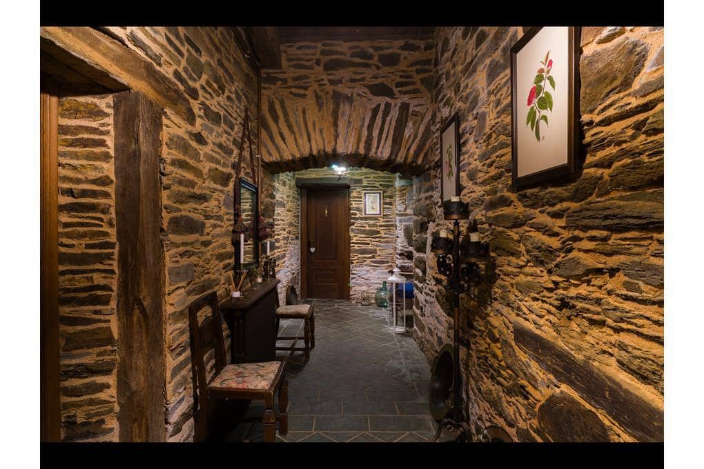 14 quarto Casa em Banda para venda em Touro com garagem - 2 900 000 € (Ref: 9714046)