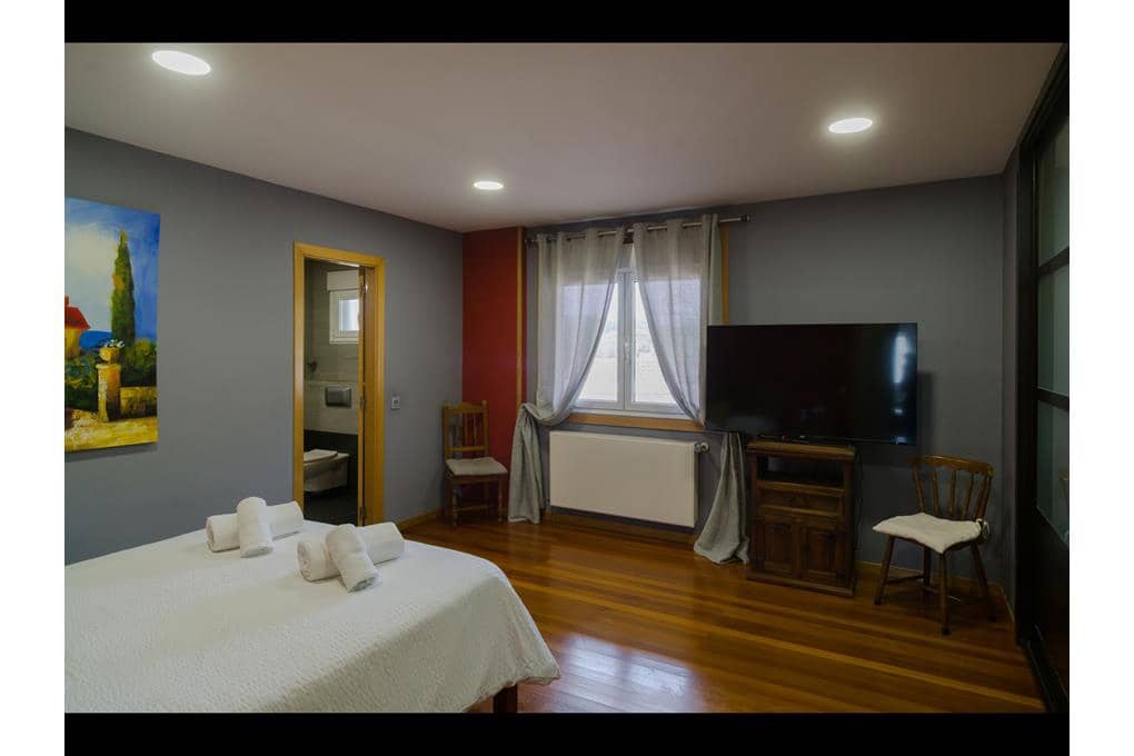 6 chambre Maison de Ville à vendre à Ames avec piscine garage - 595 000 € (Ref: 9821268)