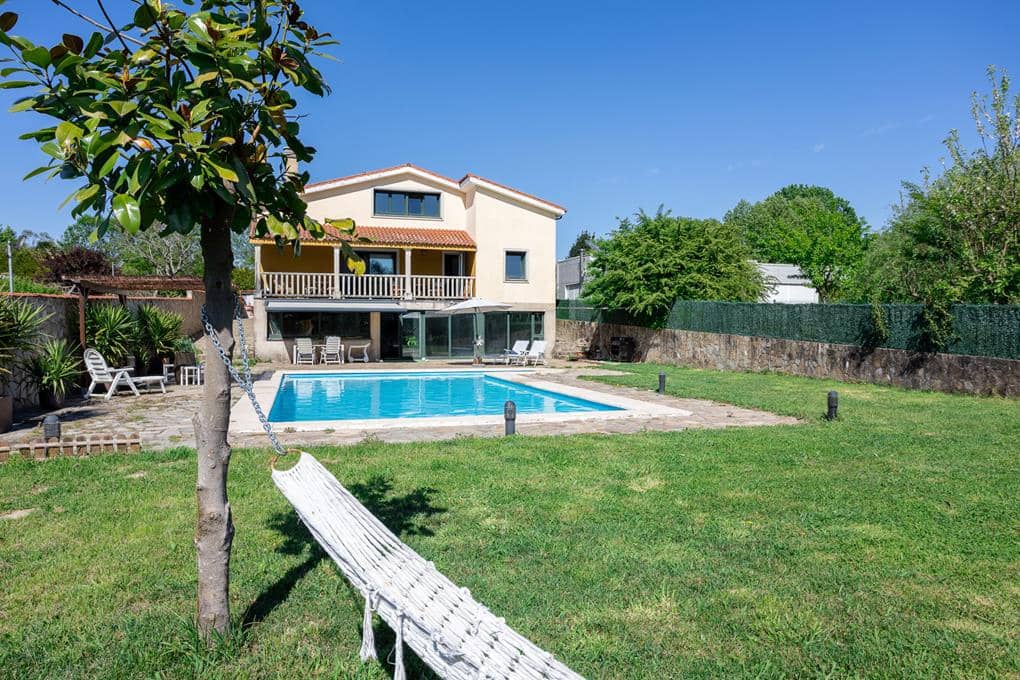 6 chambre Maison de Ville à vendre à Ames avec piscine garage - 595 000 € (Ref: 9821268)