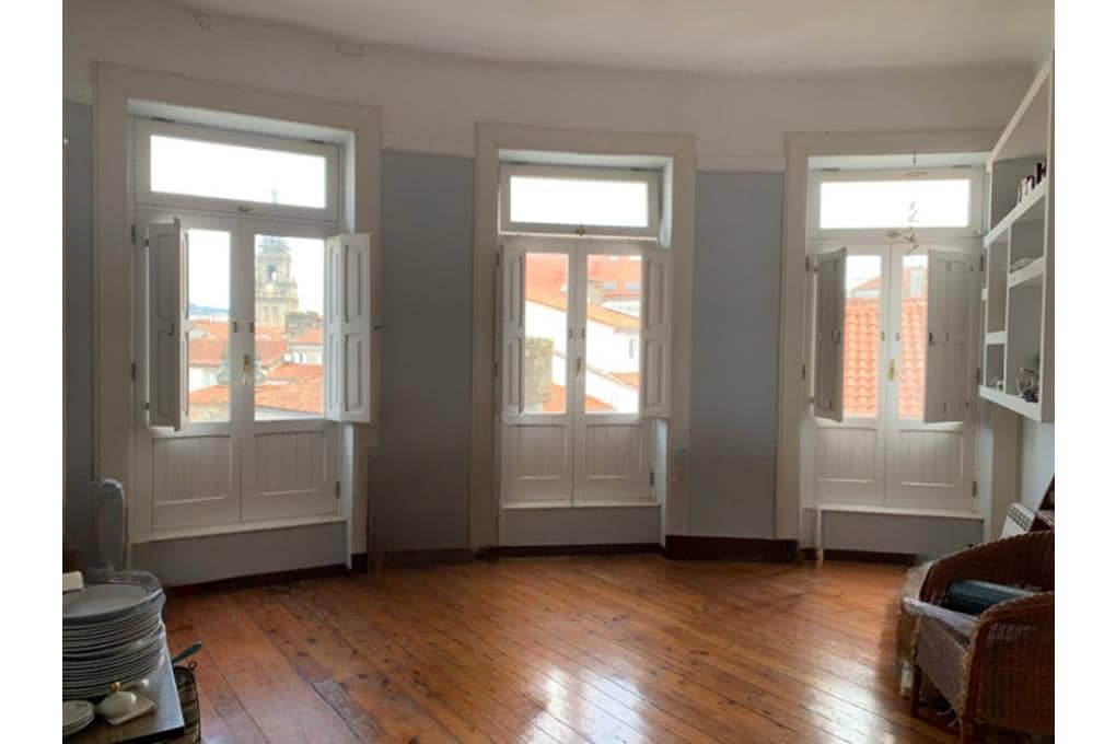 Casa de 20 habitaciones en Santiago de Compostela en venta - 2.000.000 € (Ref: 9832328)
