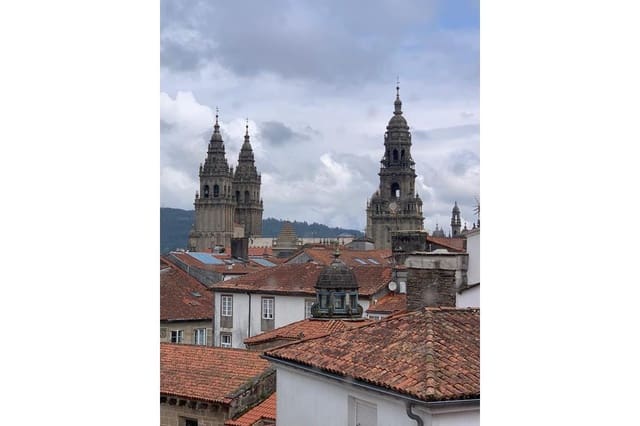 Casa de 20 habitaciones en Santiago de Compostela en venta - 2.000.000 € (Ref: 9832328)