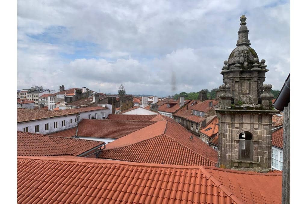 Casa de 20 habitaciones en Santiago de Compostela en venta - 2.000.000 € (Ref: 9832328)