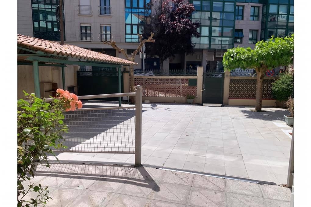 5 soveværelse Byhus til salg i Santiago de Compostela med garage - € 555.000 (Ref: 9850445)