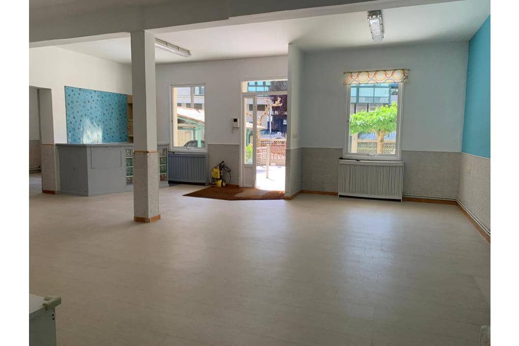 5 soveværelse Byhus til salg i Santiago de Compostela med garage - € 555.000 (Ref: 9850445)