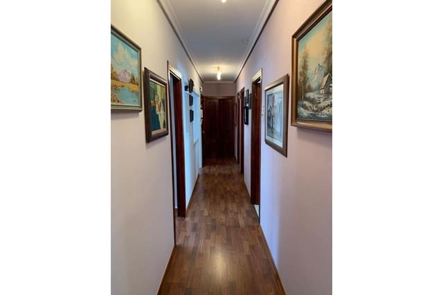 5 soveværelse Byhus til salg i Santiago de Compostela med garage - € 555.000 (Ref: 9850445)