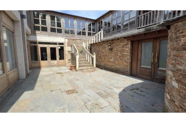 10 soverom Hotell til salgs i Lugo by med garasje - € 850 000 (Ref: 9877517)