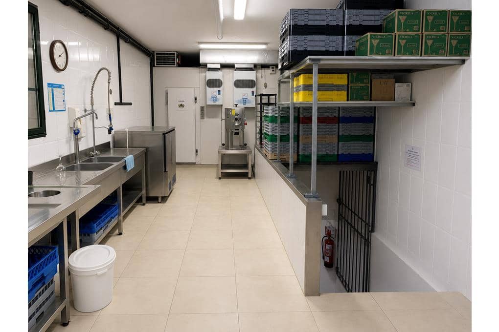 10 slaapkamer Hotel te koop in Lugo stad met garage - € 850.000 (Ref: 9877517)