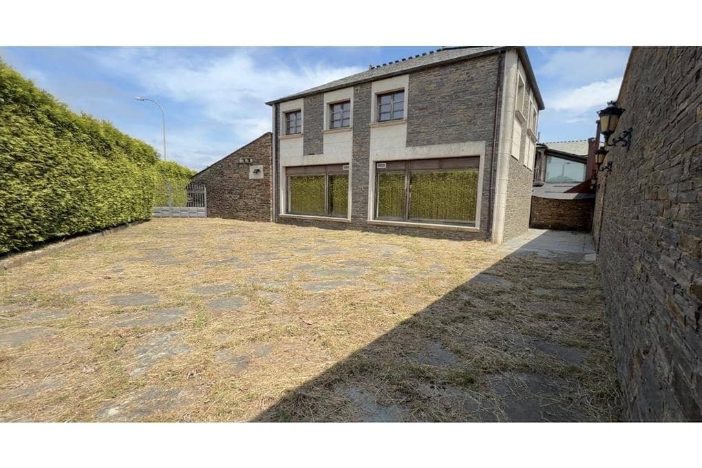 10 slaapkamer Hotel te koop in Lugo stad met garage - € 850.000 (Ref: 9877517)