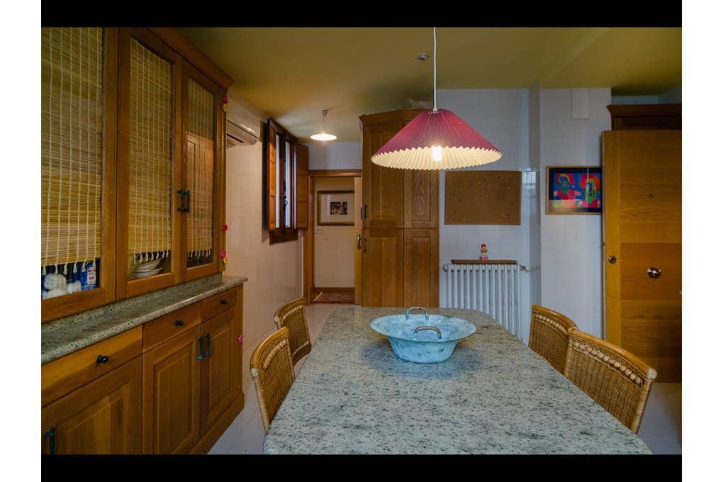 4 bedroom Flat for sale in Santiago de Compostela - € 1,350,000 (Ref: 9918665)