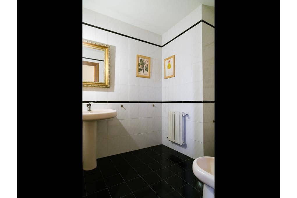 4 bedroom Flat for sale in Santiago de Compostela - € 1,350,000 (Ref: 9918665)